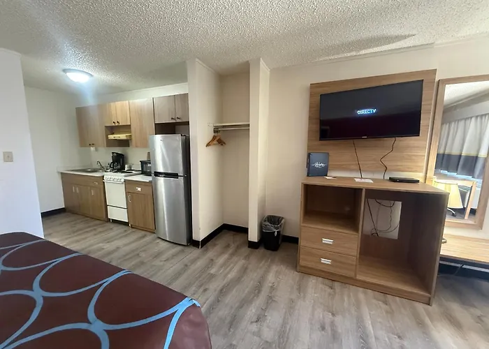 Super 8 By Wyndham Newcastle