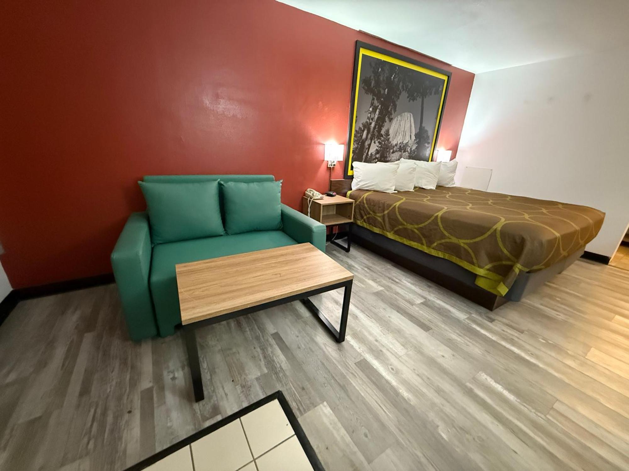 Super 8 By Wyndham Newcastle